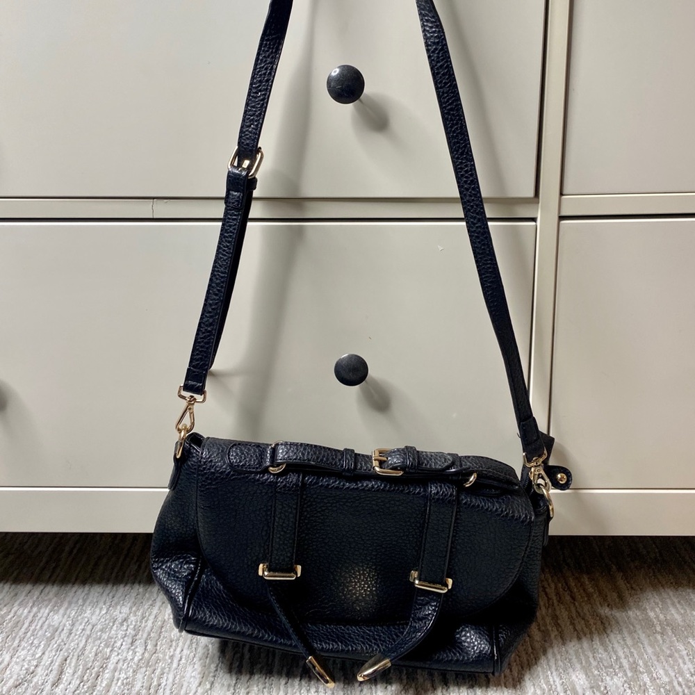 Over shoulder black bag